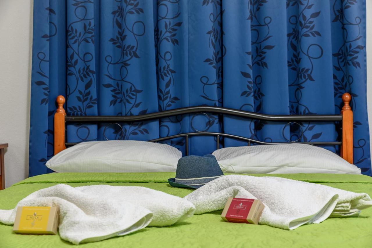 بلاتانياس Des Roses Hotel المظهر الخارجي الصورة