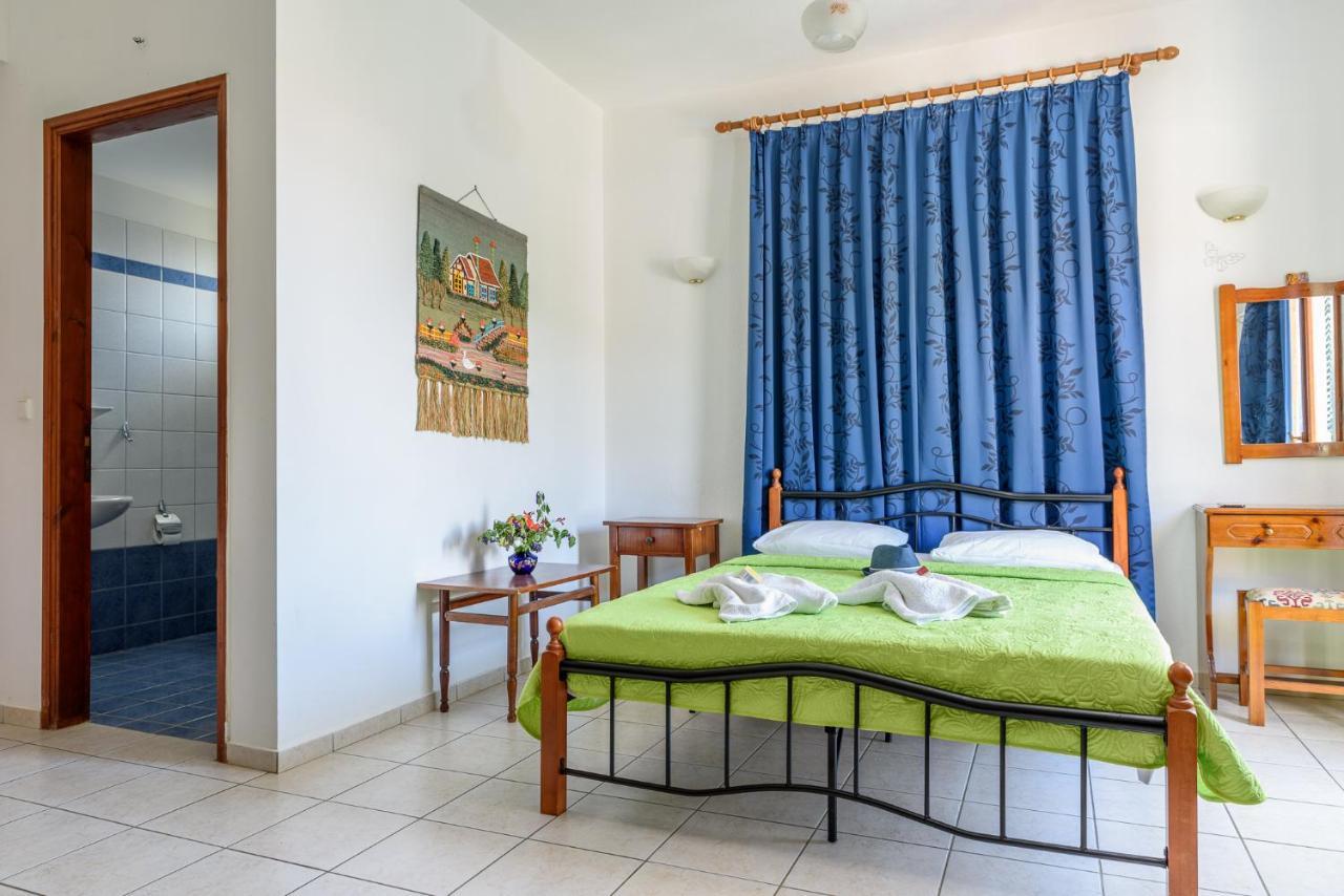 بلاتانياس Des Roses Hotel المظهر الخارجي الصورة