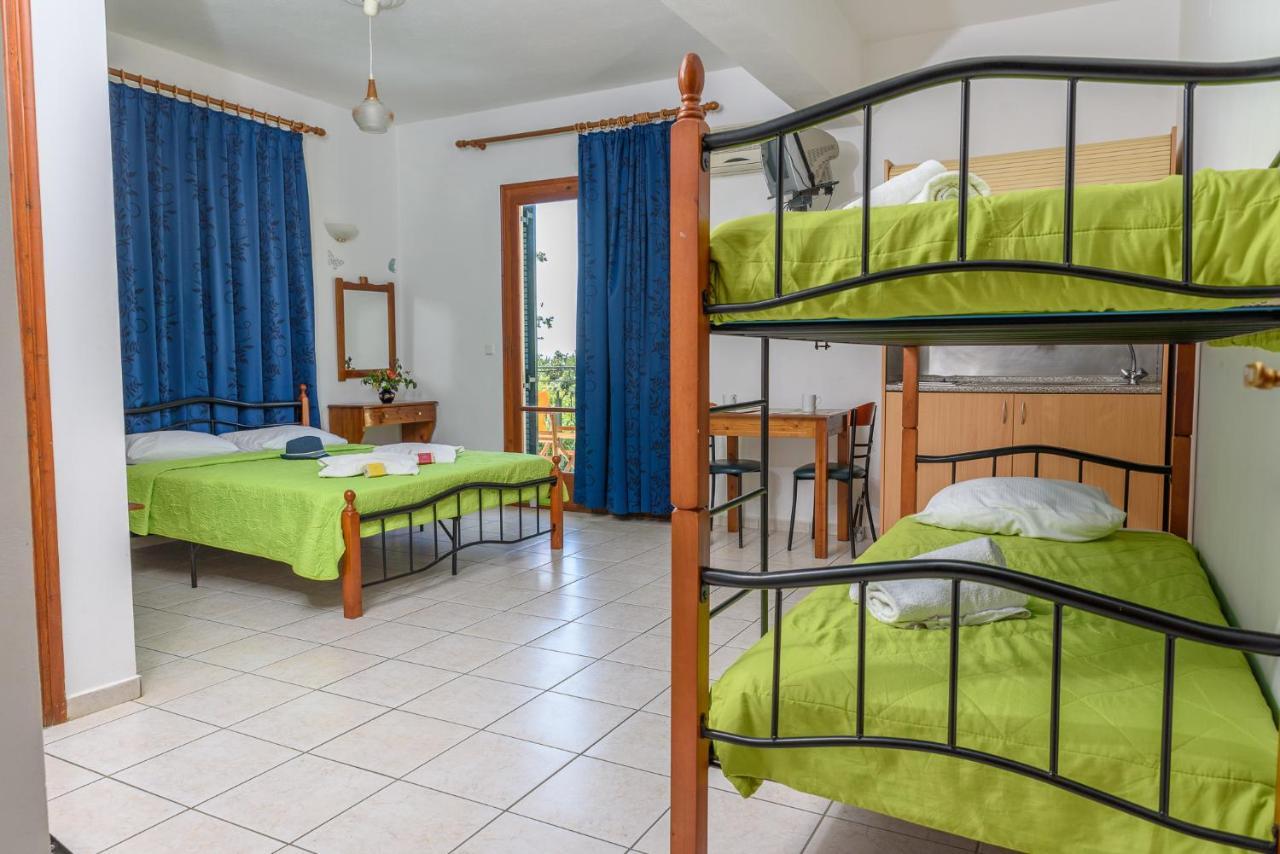 بلاتانياس Des Roses Hotel المظهر الخارجي الصورة
