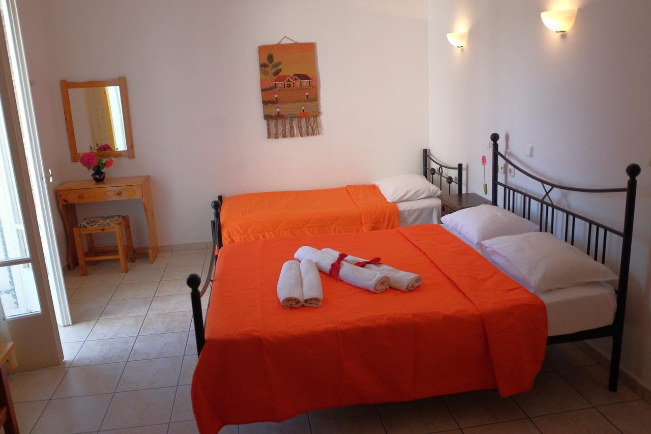 بلاتانياس Des Roses Hotel المظهر الخارجي الصورة