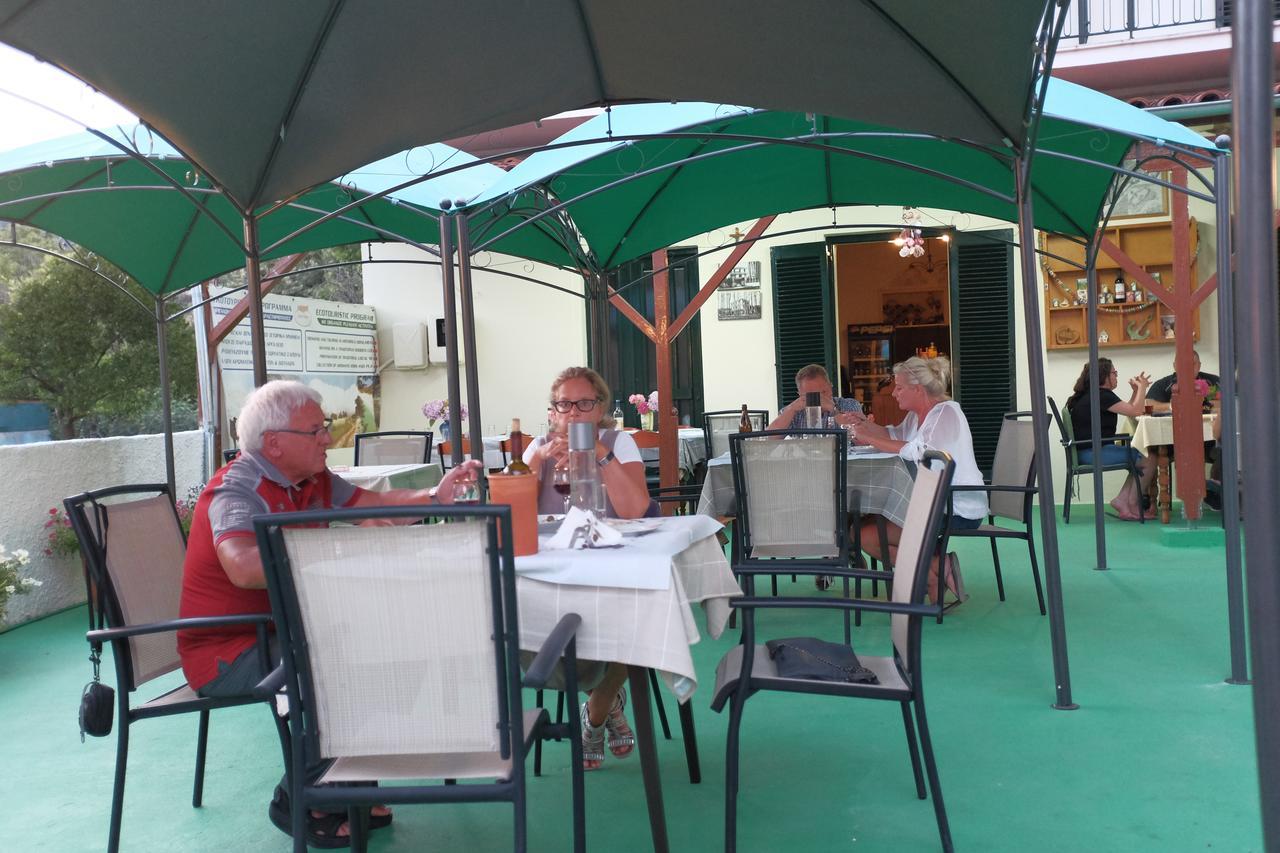 بلاتانياس Des Roses Hotel المظهر الخارجي الصورة