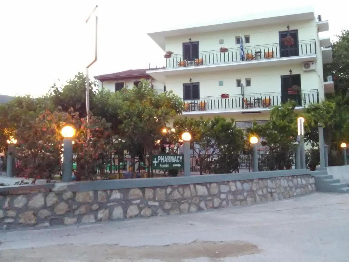 بلاتانياس Des Roses Hotel المظهر الخارجي الصورة