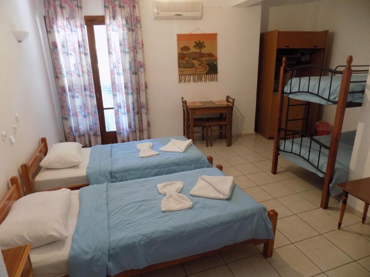 بلاتانياس Des Roses Hotel المظهر الخارجي الصورة