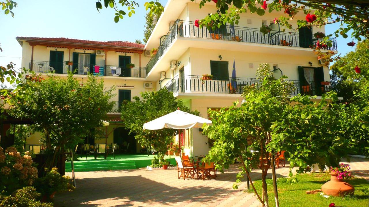بلاتانياس Des Roses Hotel المظهر الخارجي الصورة